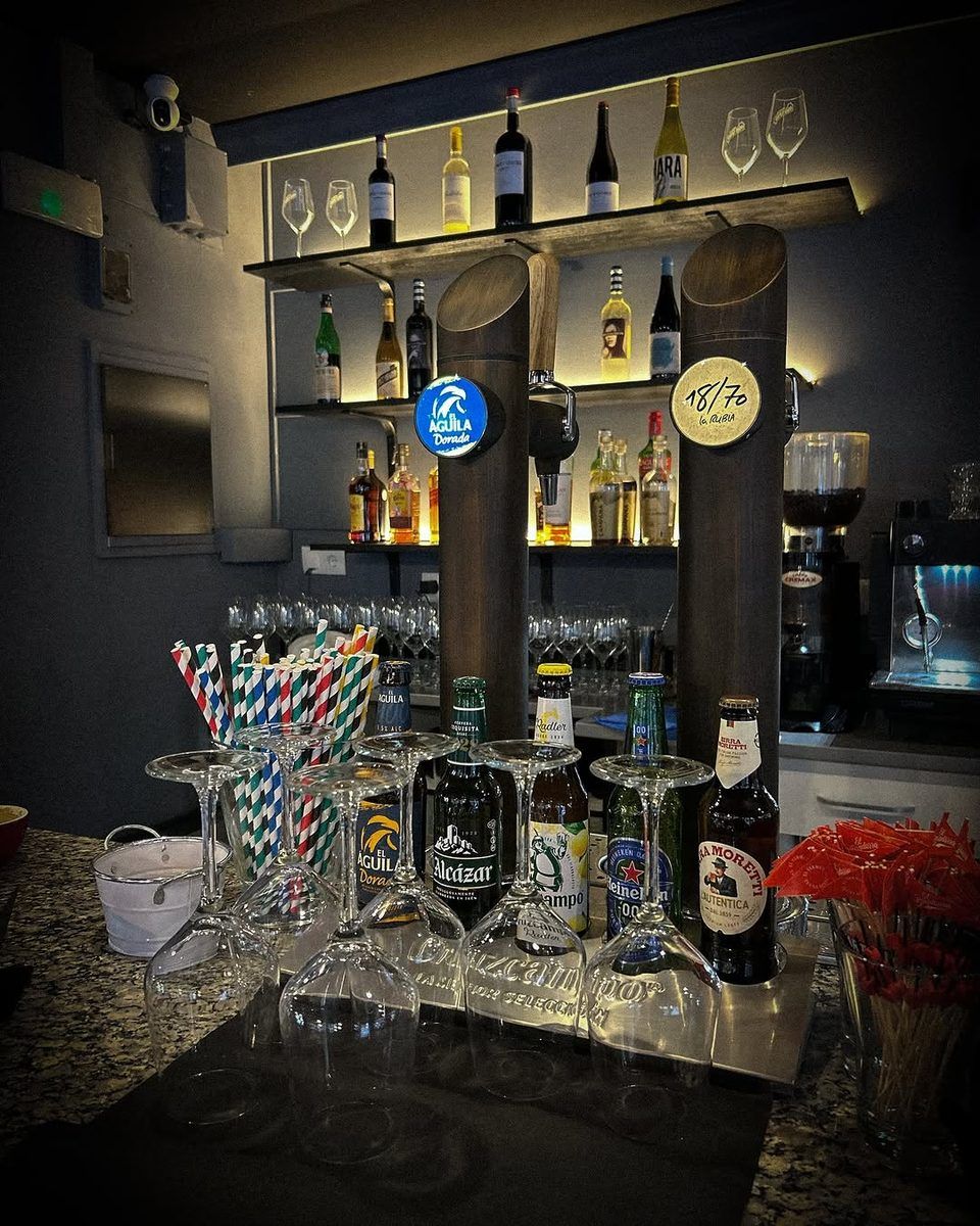 Barra, bodega y coctelería